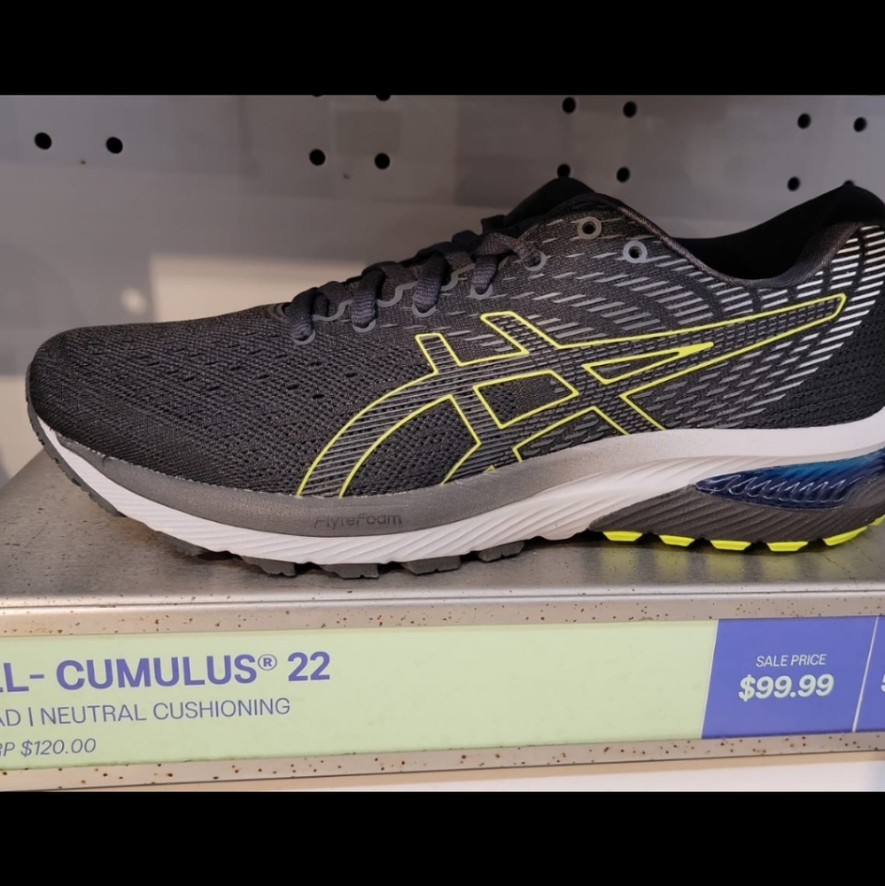 New men asics size 9.5